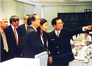 高速鉄道視察 (ベトナム代表団)